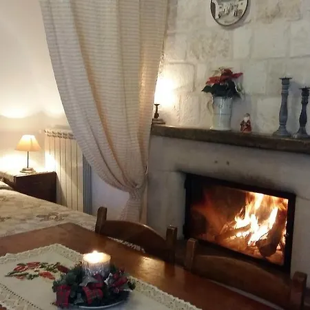 Trulli Colarossa Alberobello