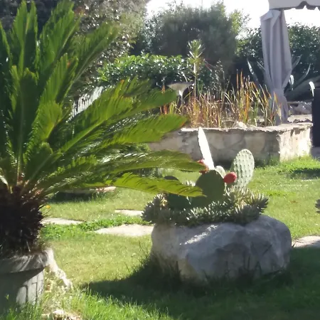 Trulli Colarossa Alberobello