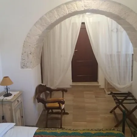 Trulli Colarossa Alberobello